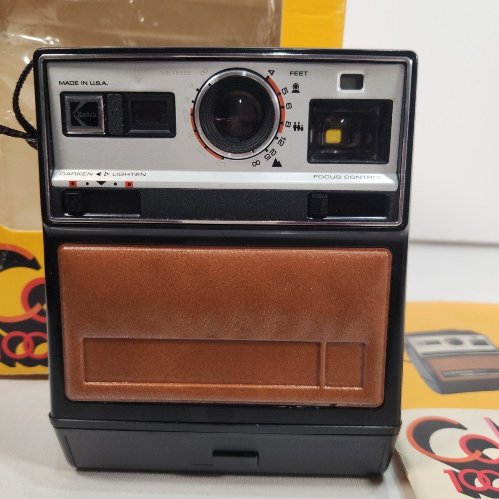 Vintage 1978‎ Kodak Colorburst 100 Instant Camera w/ Box and Manual